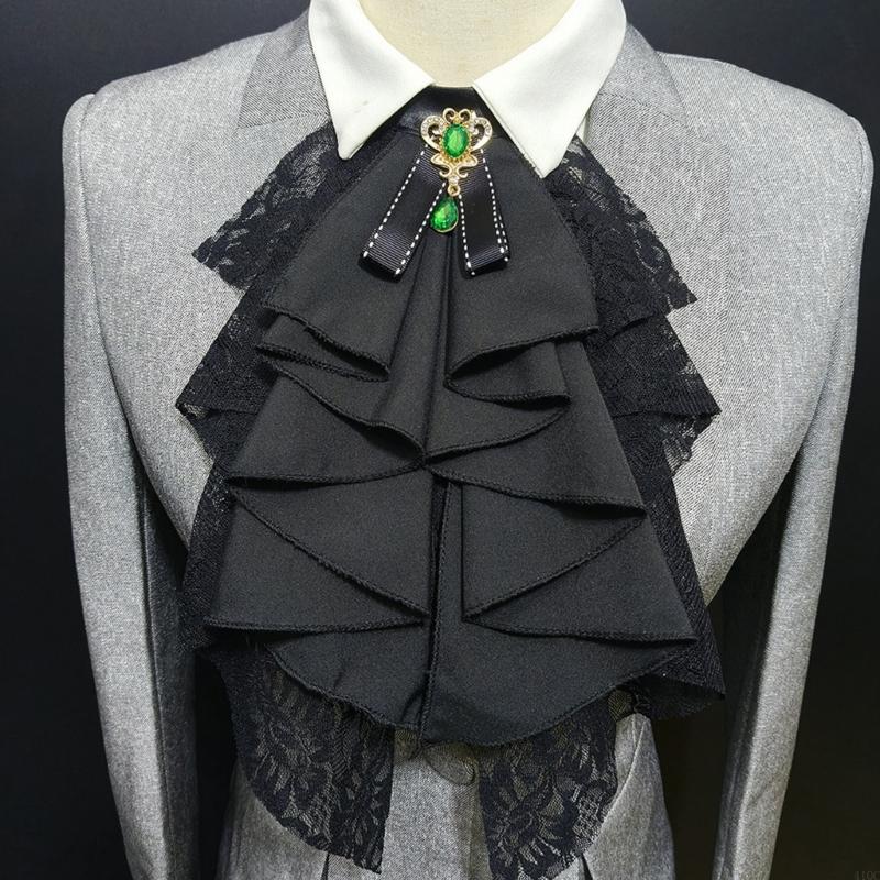 Victorian Women'S Formal Wear - Afneembare kanten kraag met gegolfd ontwerp